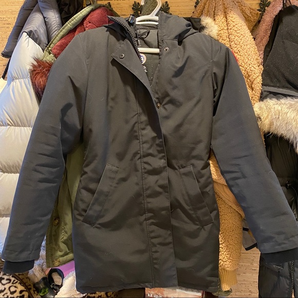 Canada Goose Coat Like new. - Picture 4 of 10